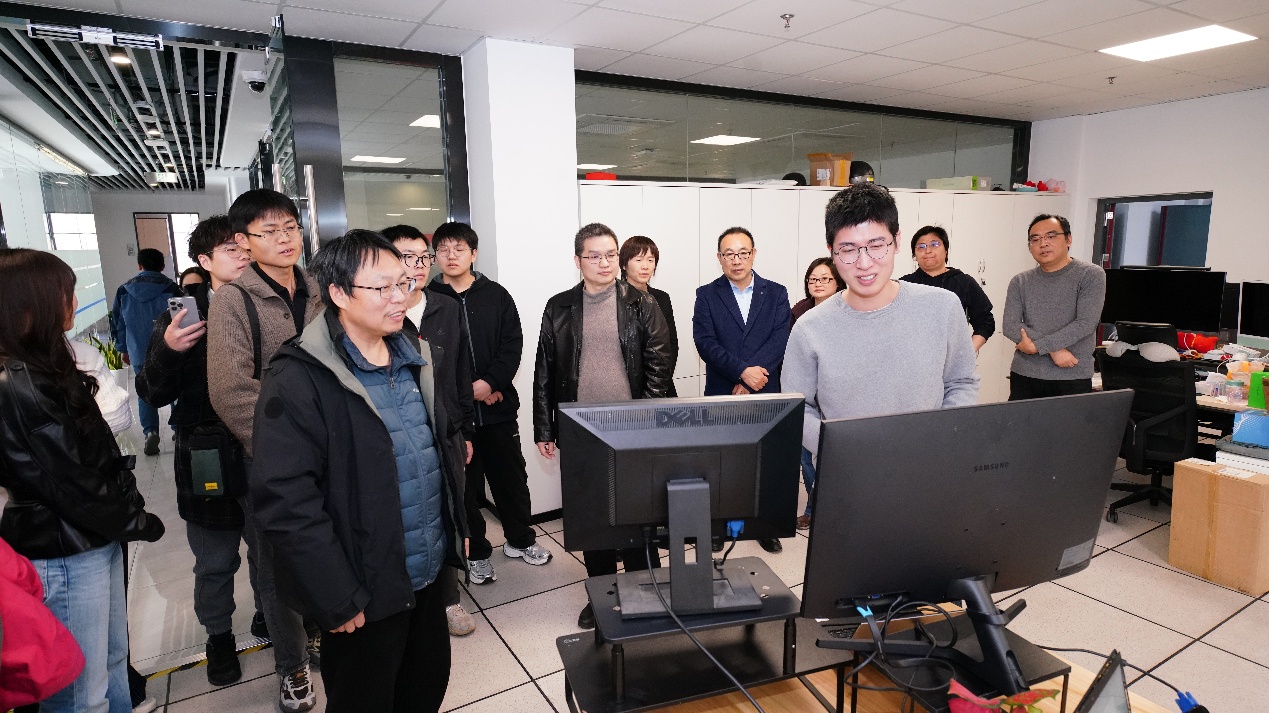 人工智能学部信息安全教工党支部赴上海市信息安全测评认证中心开展联合学习暨共建签约仪式 人工智能学部信息安全教工党支部赴上海市信息安全测评认证中心开展联合学习暨共建签约仪式