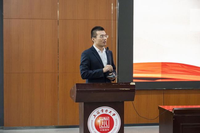 青春砺志担使命·团徽闪耀启新程——WilliamHill中文官方网站第一期初级团校开班仪式暨团校第一课